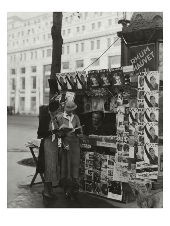 Vogue - May 1933 by George Hoyningen-Huené Pricing Limited Edition Print image