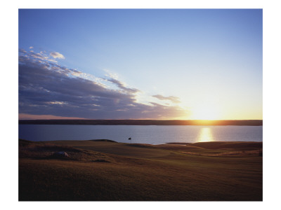 Sutton Bay Golf Club, Hole 16, Sunset by Stephen Szurlej Pricing Limited Edition Print image