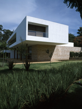 14 Bis, House In Brazil, Exterior From Garden, Architect: Isay Weinfeld by Alan Weintraub Pricing Limited Edition Print image