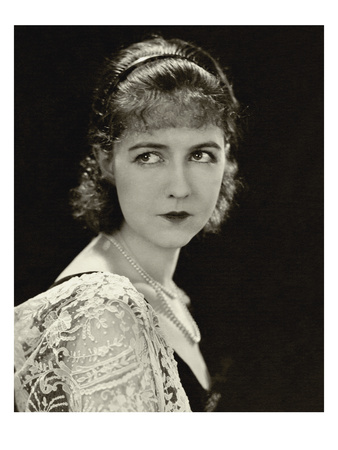 Vanity Fair - November 1928 by George Hoyningen-Huene Pricing Limited Edition Print image