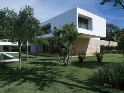 14Bis, House In Brazil, Exterior From Garden, Architect: Isay Weinfeld by Alan Weintraub Pricing Limited Edition Print image