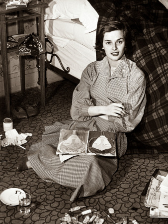 Lucia Bosé, Miss Italia 1947 by Benno Graziani Pricing Limited Edition Print image
