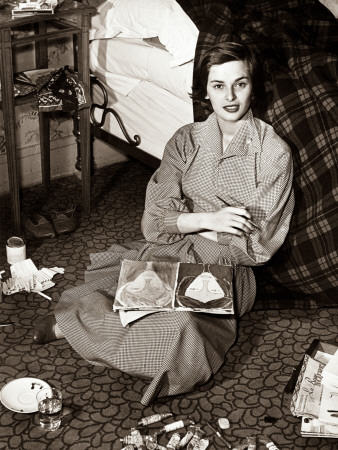 Lucia Bose, Miss Italia 1947 by Benno Graziani Pricing Limited Edition Print image