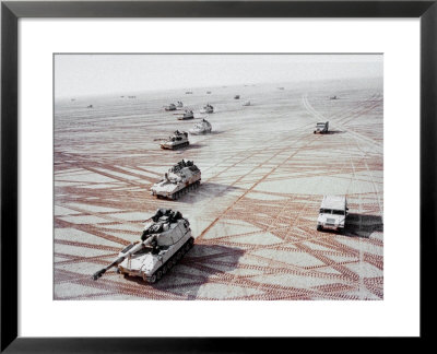 American Self Propelled 155Mm Howitzers Of Us 1St Armored Div During The 1St Gulf War Against Iraq by Win Mcnamee Pricing Limited Edition Print image