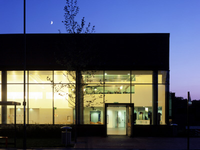 Jubilee Sports Centre, University Of Southampton, Hampshire, Architect: Rick Mather Architects by Ben Luxmoore Pricing Limited Edition Print image