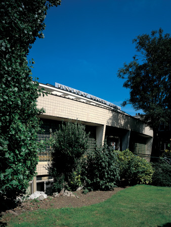 Finsbury Health Centre, Pine Street, London, 1935 - 1938, Exterior, Architect: Lubetkin And Tecton by Morley Von Sternberg Pricing Limited Edition Print image