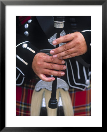 Piper, Edinburgh, Scotland by Doug Pearson Pricing Limited Edition Print image