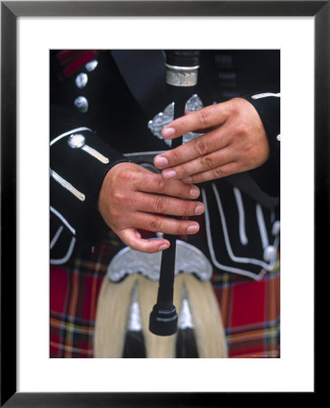 Piper, Edinburgh, Scotland by Doug Pearson Pricing Limited Edition Print image