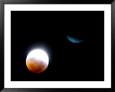 Total Lunar Eclipse On 28Th August 2007 by Oliver Strewe Pricing Limited Edition Print image