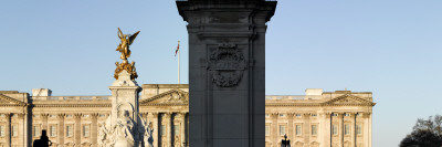 Buckingham Palace, London by Richard Bryant Pricing Limited Edition Print image