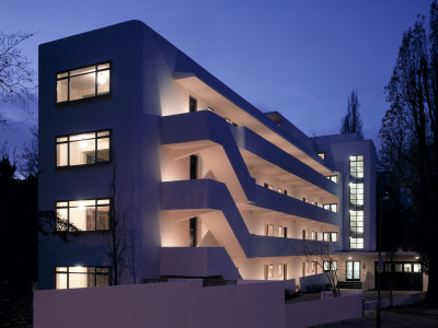 Isokon Flats, Hampstead, Built 1933 - 34, Restored 2004, Wells Coates Avanti Architects by Nicholas Kane Pricing Limited Edition Print image