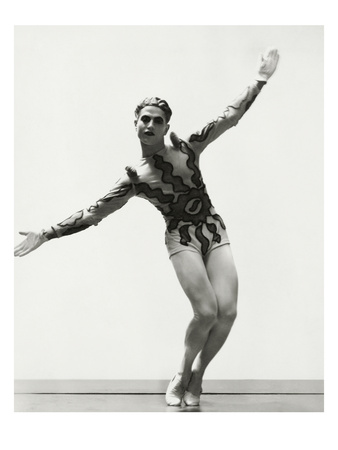 Vanity Fair - November 1933 by George Hoyningen-Huene Pricing Limited Edition Print image