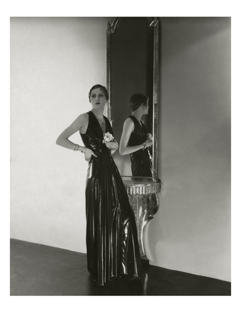 Vogue - October 1932 by George Hoyningen-Huené Pricing Limited Edition Print image