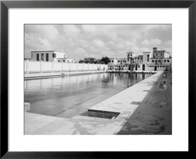 Swimming Pool by A. Villani Pricing Limited Edition Print image