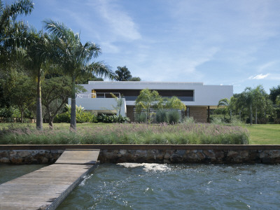 14Bis, House In Brazil, Exterior From River, Architect: Isay Weinfeld by Alan Weintraub Pricing Limited Edition Print image