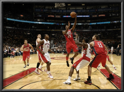 New Jersey Nets V Toronto Raptors: Travis Outlaw by Ron Turenne Pricing Limited Edition Print image