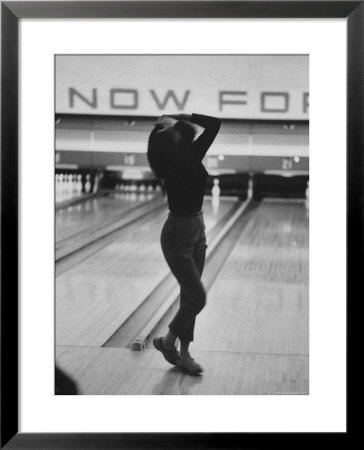 Writhing In Dismay Bowler Phyllis Mercer Watches Ball Miss Pins by Stan Wayman Pricing Limited Edition Print image
